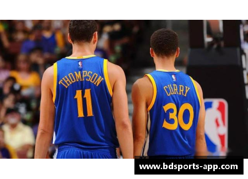 库里与汤普森再次携手，展现无可匹敌的默契